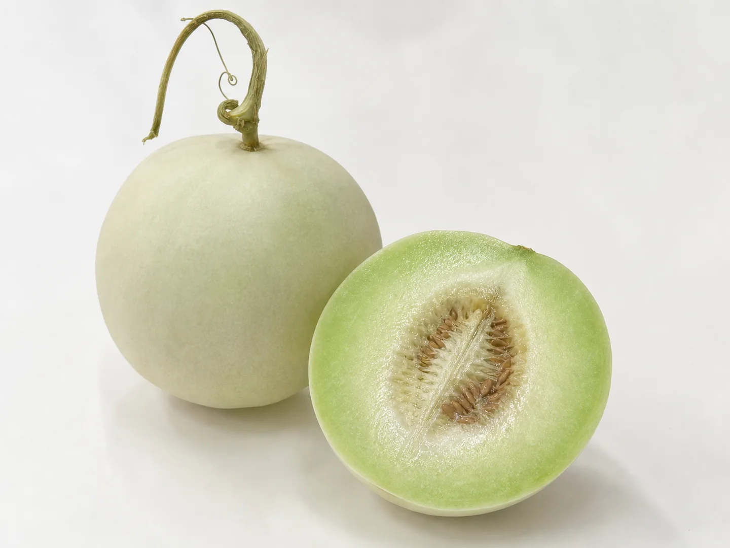 玉菇甜瓜整瓜與真實青肉切面